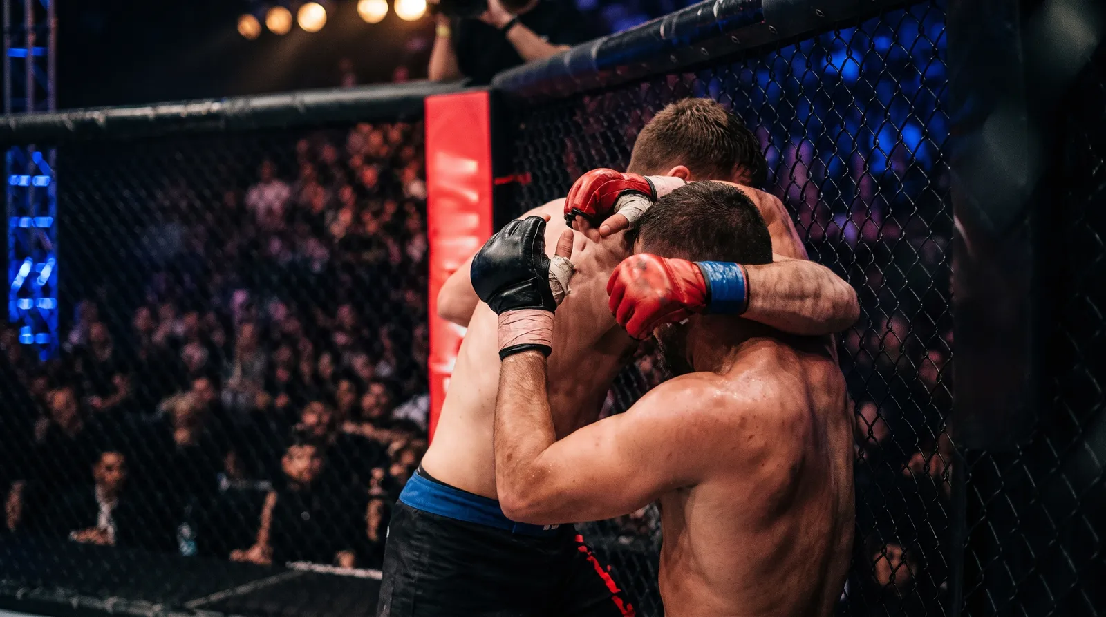 Wilson Varela Pulls Off a 'Comeback of the Year' as Szymon Bajor Wins Fight No. 40